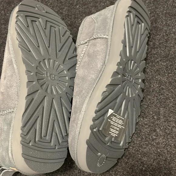 Uggs - Picture 5 of 5